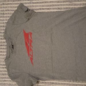 Altra t-shirt